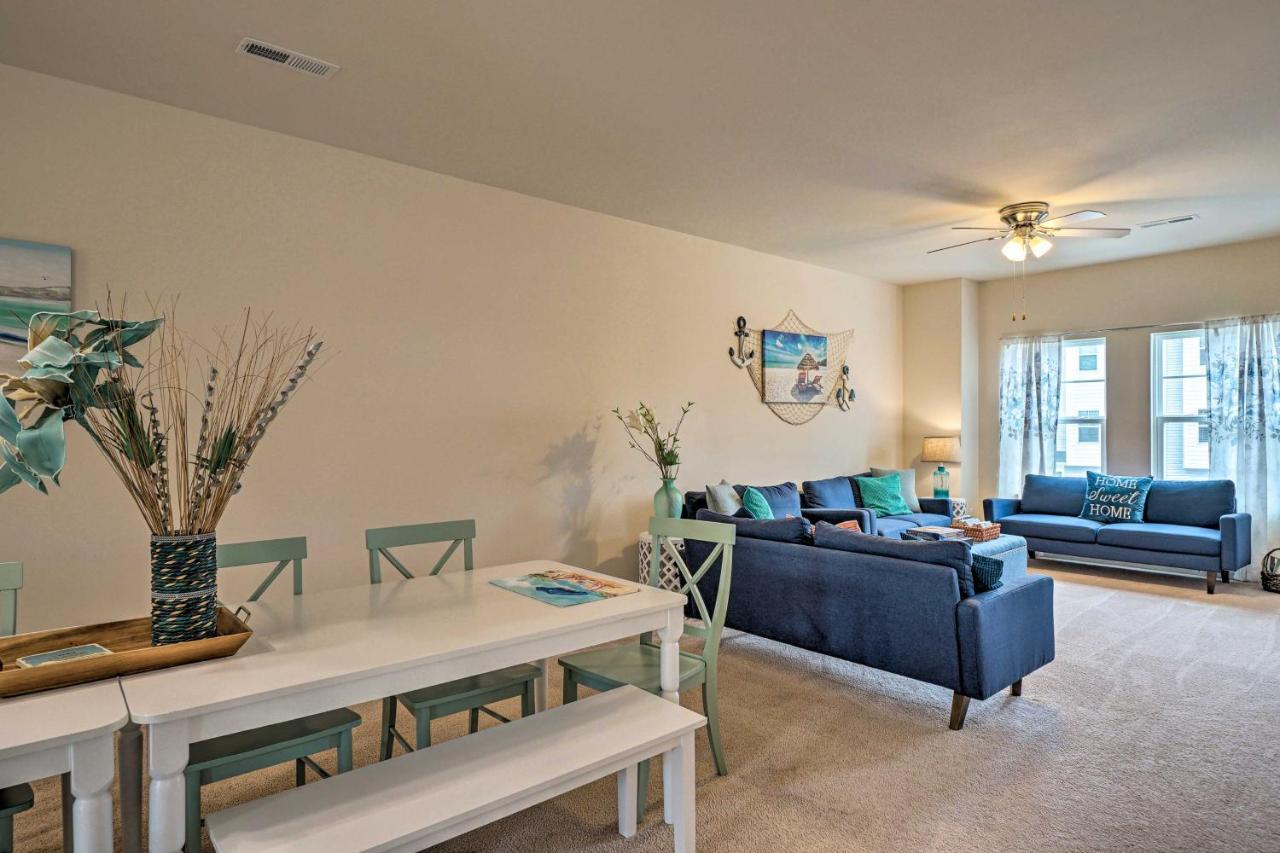 Modern Coastal Condo With Patio 1 Mi To Beaches! Carolina Beach Buitenkant foto