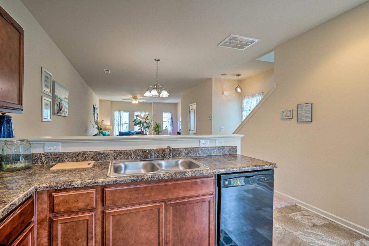 Modern Coastal Condo With Patio 1 Mi To Beaches! Carolina Beach Buitenkant foto