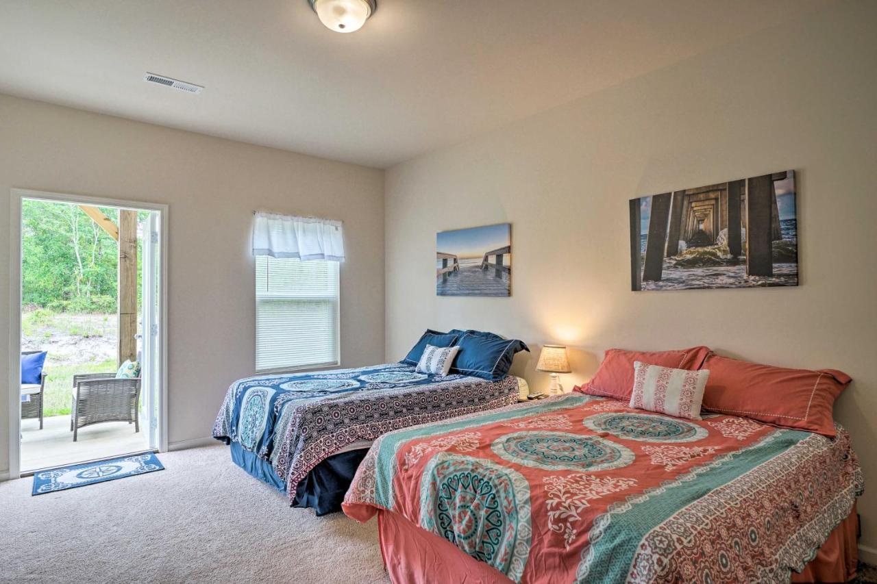 Modern Coastal Condo With Patio 1 Mi To Beaches! Carolina Beach Buitenkant foto