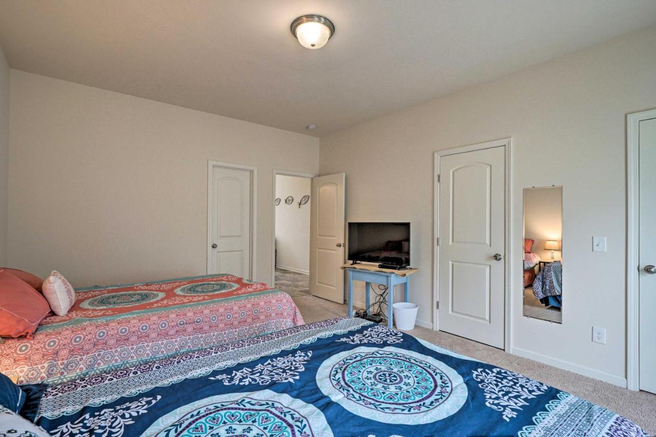 Modern Coastal Condo With Patio 1 Mi To Beaches! Carolina Beach Buitenkant foto