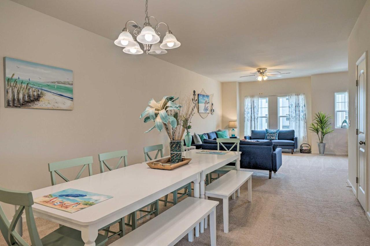 Modern Coastal Condo With Patio 1 Mi To Beaches! Carolina Beach Buitenkant foto